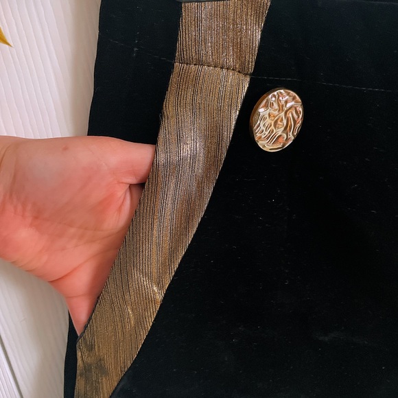 NWT Velvet short - Picture 3 of 10